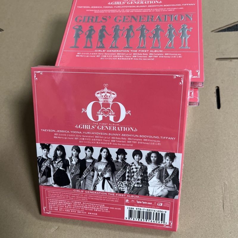 ของแท้ ยี่ห้อใหม่บันทึก Girls Generation Girls Generation อัลบั้มชื่อเดียวกัน CD + Lyrics Book First