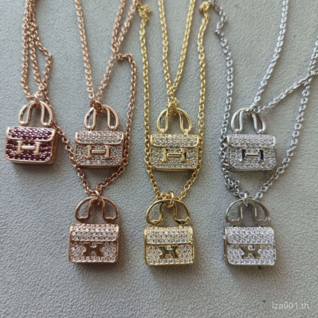 กระเป๋าสร้อยคอ H Letter Clavikel Chain รุ่น Kangkang H กับจี้ชุบทองโรสโกลด์ 18K Kelly