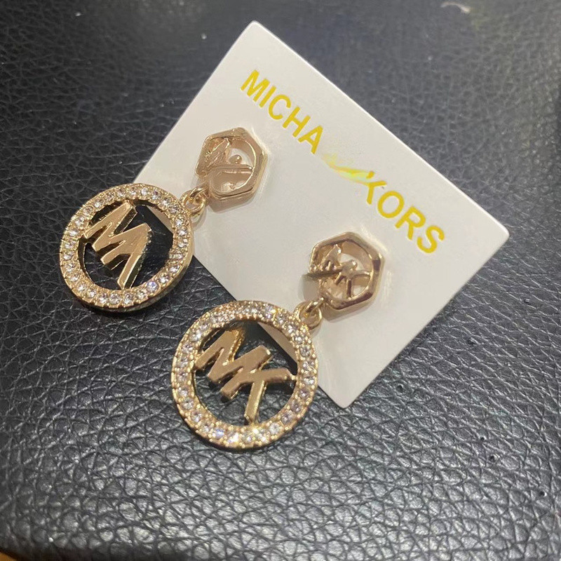 Mk ต่างหูเพชร ทรงกลม ลายตัวอักษร m สไตล์คลาสสิก
