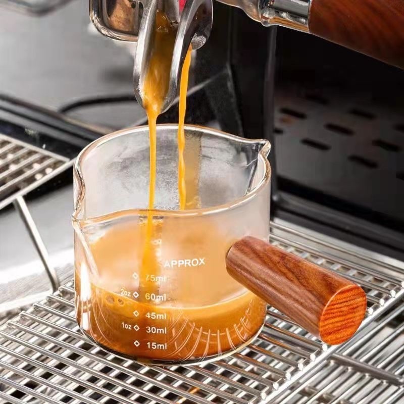 ถ้วยตวงด้ามไม้ แก้วตวงกาแฟ Measuring Cup แก้วตวงกาแฟปากคู่ สำหรับตวงกาแฟ ตวงนม 75ml 150ml. simple thailand