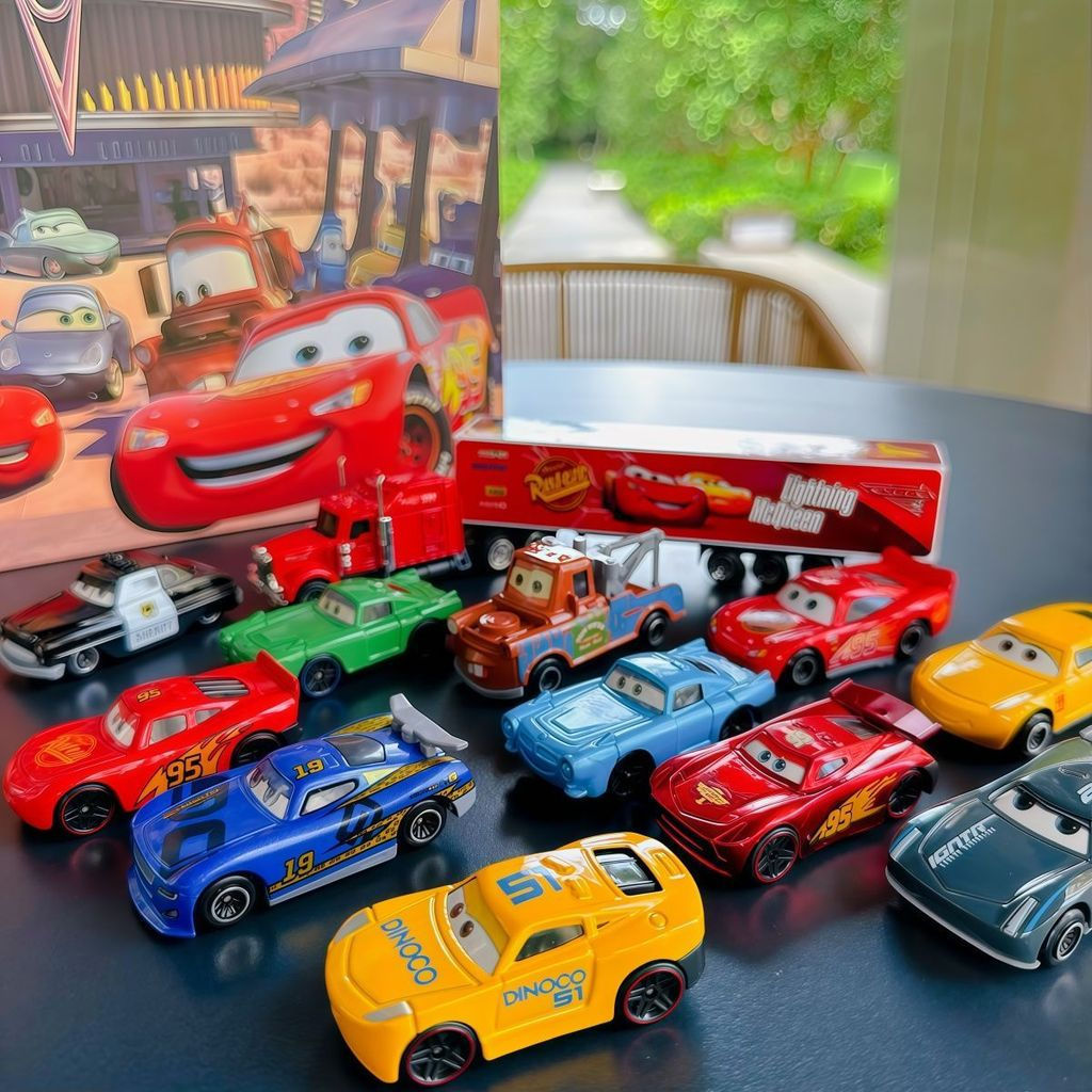 Lightning McQueen ประณีตชุดรถ Story Alloy Racing รถ Lightning McQueen ของเล่นเด็กสกู๊ตเตอร์ Die ฟันเ