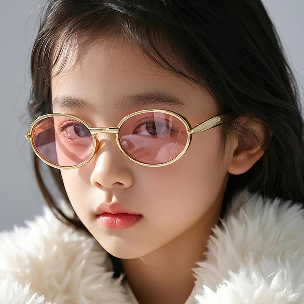 แว่นกันแดดกรอบวงรีน่ารักสำหรับเด็ก ป้องกันรังสียูวี สบายตาเมื่ออยู่กลางแจ้ง ขนาดเหมาะสำหรับอายุ 3-8 ปี