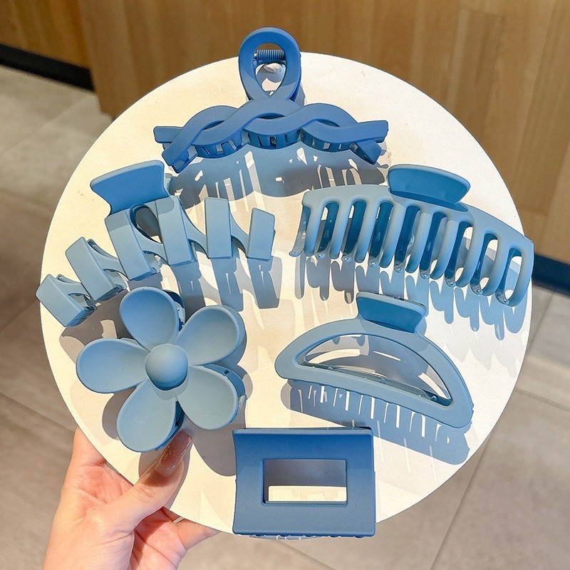 กิ๊บติดผมสีฟ้าสไตล์เกาหลี เสริมความสวยงามให้เส้นผมของคุณ