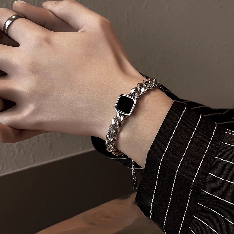 สร้อยข้อมือสร้อยข้อมือผู้ชาย High-End ผู้ชายเครื่องประดับ Simple Generous ของขวัญชาย Niche High-End 
