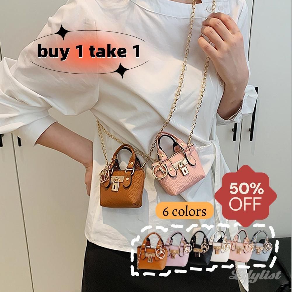 ღ ซื้อ 1 แถม 1 กระเป๋าผู้หญิงใบเล็กสไตล์เกาหลีสะพายข้าง อเนกประสงค์ทันสมัย ดีไซน์เรียบง่าย กันน้ําน่ารัก พร้อมจี้ห้อย