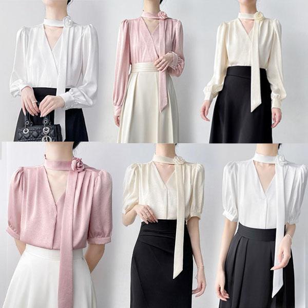 Chili เสื้อเชิ้ตแขนสั้นคอวีสำหรับผู้หญิง ตกแต่งด้วยลายดอกกุหลาบสามมิติ สวยงามและใช้งานได้หลากหลาย#99265+99266