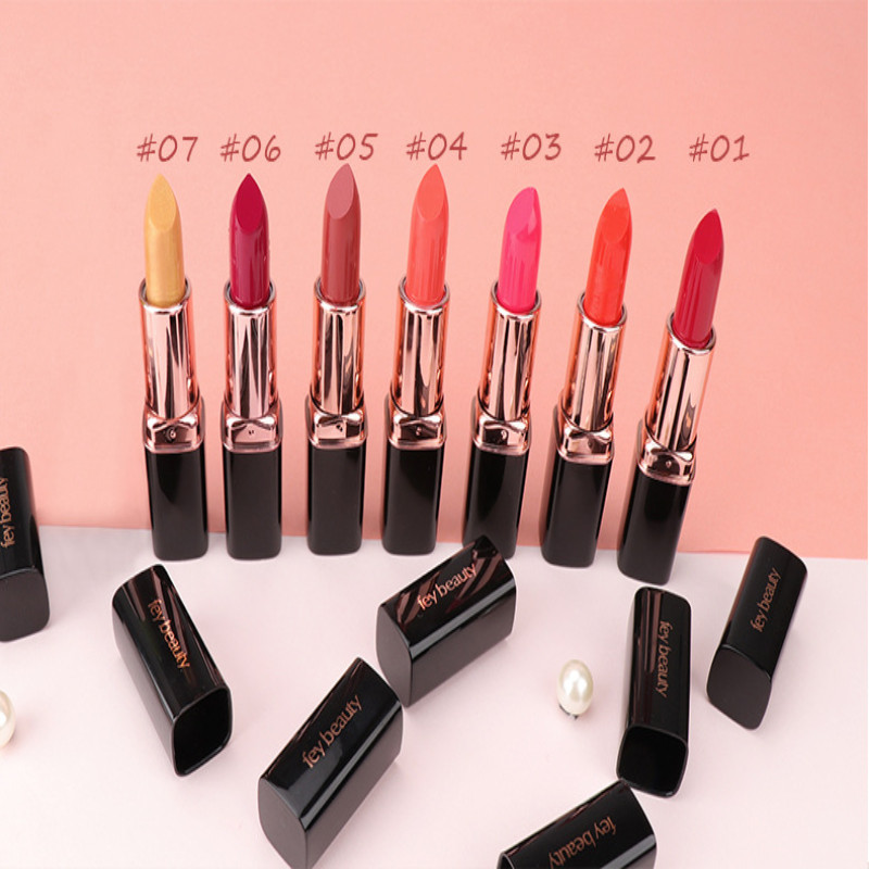 ลิปสติก 7 เฉดสีครบ กันน้ำไม่หลุดลอก ติดทนนาน สีสดใส คุณภาพดีเหมาะกับทุกโอกาส