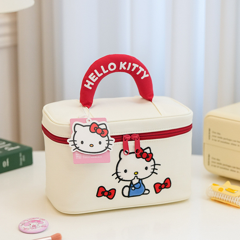 Sanrio ความจุขนาดใหญ่ KT Cat การ์ตูนน่ารักกระเป๋าแต่งหน้ากระเป๋าเดินทาง