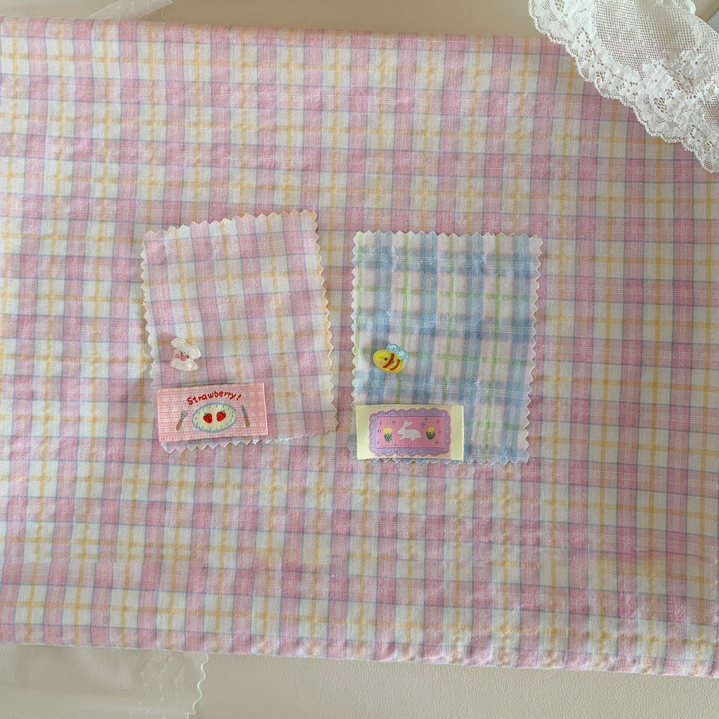 INS สไตล์ กระเป๋าเครื่องสำอางBubble Cotton สีสันสดใส ลายสก๊อต พร้อมผ้าคลุมโต๊ะทรงเหลี่ยม