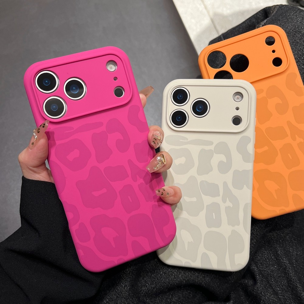 สีเหลืองสีแดงและสีม่วง Fine Hole เลนส์เสือดาวผิวเนื้อซิลิโคนเหลวเหมาะสําหรับ iPhone 17Pro เคสโทรศัพท์ 16/15/14/13/12
