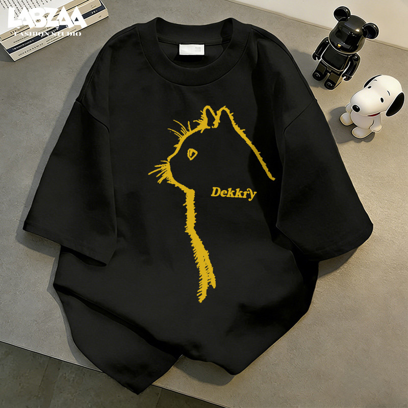 【จัดส่งจากกรุงเทพฯ】LABZAA เสื้อยืดแขนสั้นคอกลม วินเทจฟอกน้ำ Oversized ลายพิมพ์แมวน่ารัก ผ้าฝ้าย 100% YG1207