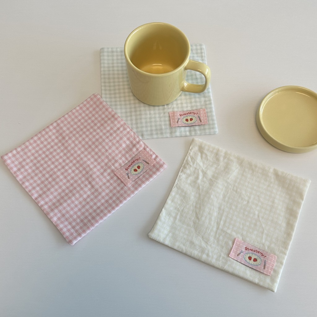 Sweet Powder Strawberry Small Grid Placemat โฮมเมดผ้าเช็ดปากโต๊ะ Coaster พื้นหลังเกาหลี ins Ballet Photo