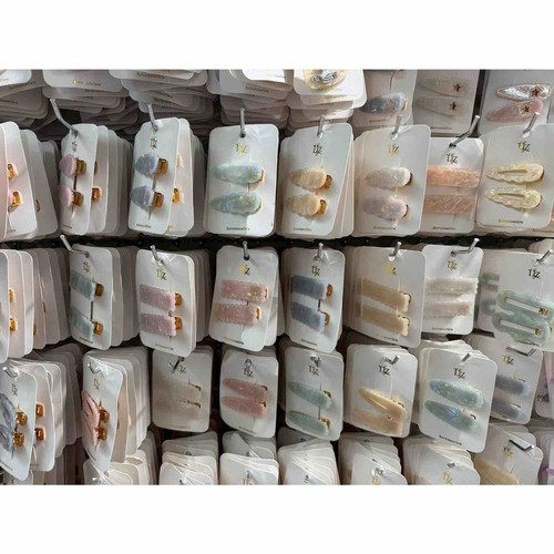 กิ๊บติดผมแฟชั่นลายหินอ่อน กิ๊บติดอักษรได้ 12 คู่ 24 ชิ้น คละลาย