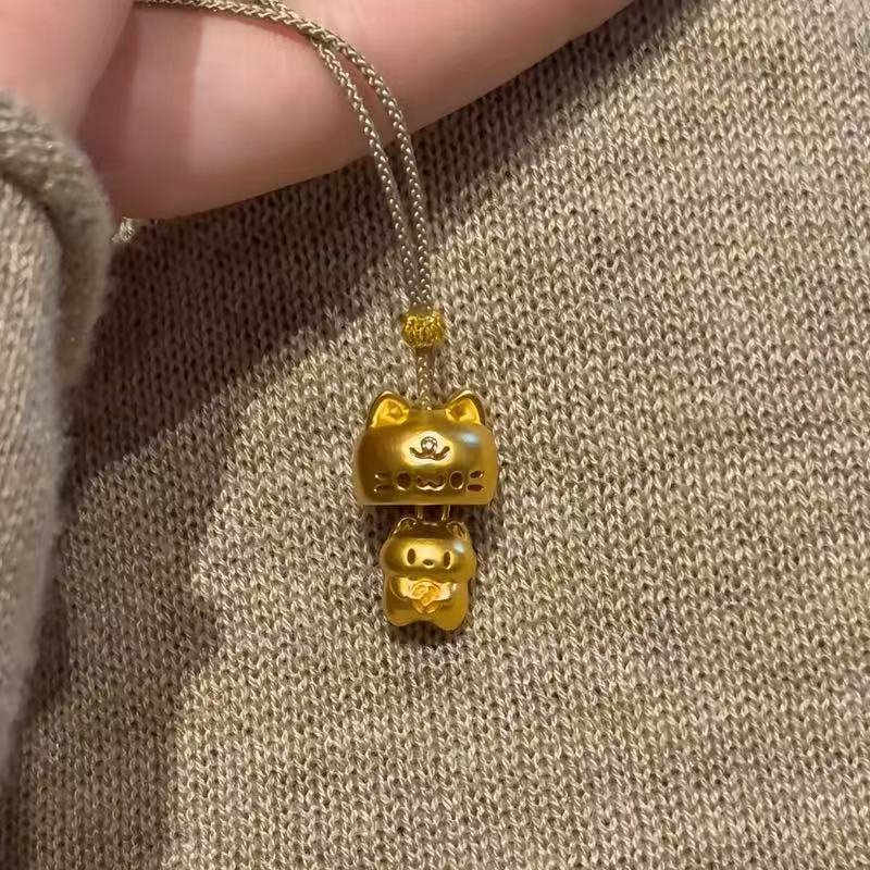 2025 สไตล์ใหม่น่ารัก Peekaboo จี้สร้อยคอหญิงสไตล์จีน High-End Lucky Kitty Clavicle CHAIN การออกแบบระดับไฮเอนด์เสื้อกันหนาวโซ่สไตล์
