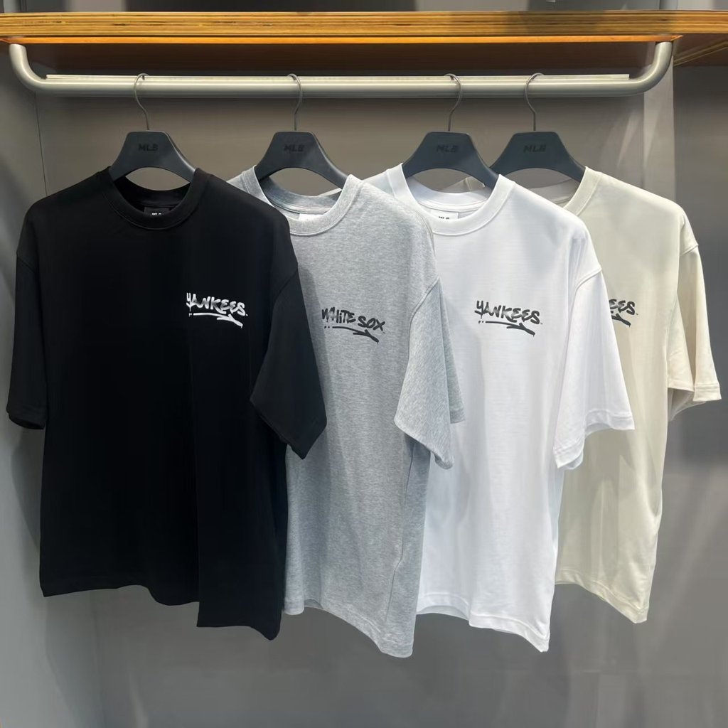 MBL เสื้อยืดแขนสั้นคอกลมลําลองป้ายตัวอักษร NY สไตล์ใหม่ 3ATSB4053