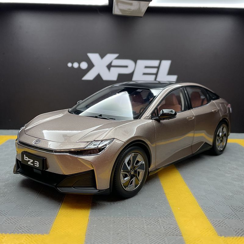 1: 18 โรงงานเดิม FAW TOYOTA bZ3 e-TNGA 2023 TOYOTA รถจําลองโลหะผสมรุ่น