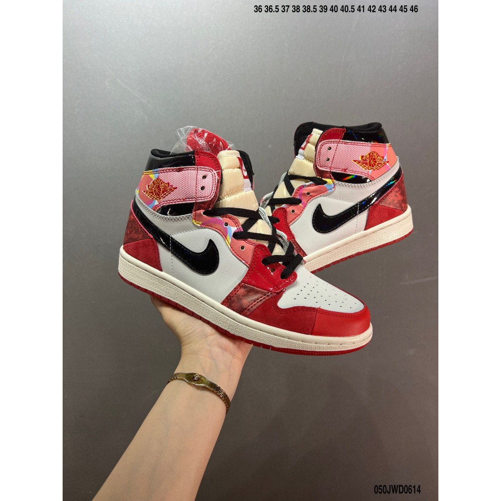 Air Jordan 1 High OG "Next Chapter" Spider-Man 2.0 รองเท้าลำลองสปอร์ต ออกแบบสวยงาม