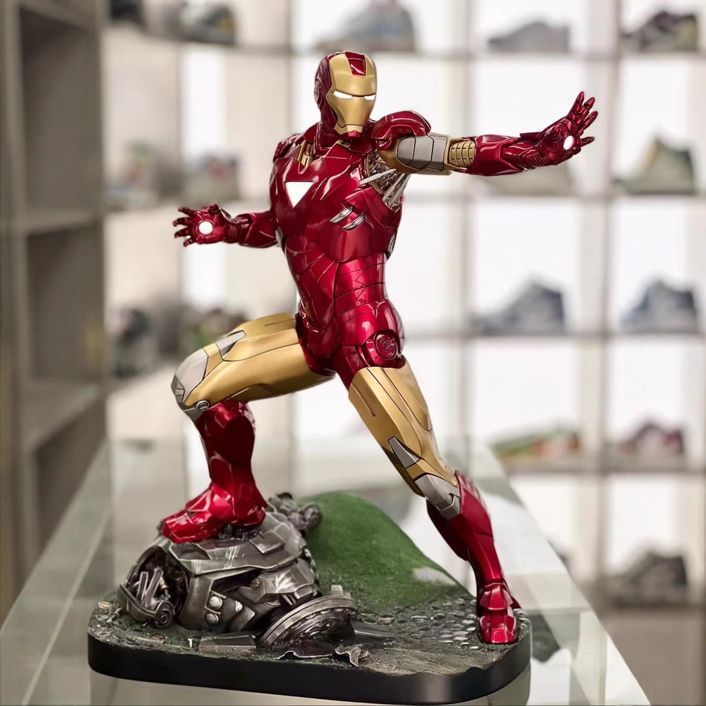 Avengers 1: 4 Iron Man MK6 Luminous Resin Model Anime Collection