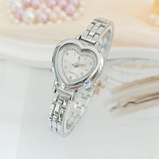 สไตล์ใหม่ High-value Love Diamond-studded นาฬิกาสุภาพสตรีหรูหรา Niche High-end สร้อยข้อมือนาฬิกาผู้หญิง