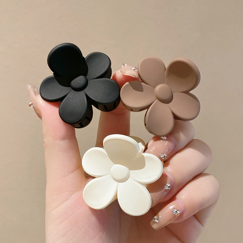 คลิปดอกไม้สไตล์เกาหลีสำหรับผมหางม้า ออกแบบเรียบง่ายและสวยงาม