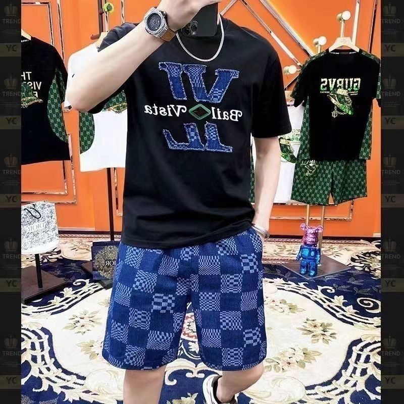 สูทแฟชั่นผู้ชายปี 2026 แนวสมัยใหม่ กางเกงขาสั้นและเสื้อแขนสั้น ชุดสองชิ้น