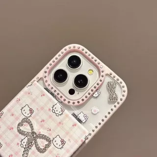 [กรอบเพชร HelloKitty/อะคริลิค/กระจกพับ/ขายึด/ความรู้สึกระดับไฮเอนด์/กันกระแทก] เหมาะสําหรับ iPhone 11 12 13 14 15 16 17 por max 14 15 16 plus เคสโทรศัพท์