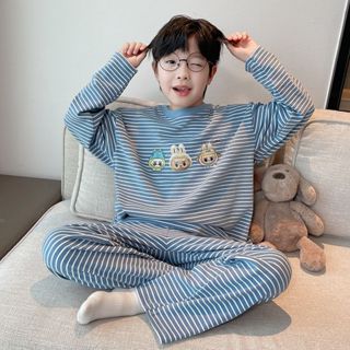 ชุดนอนเด็กผู้ชายแขนยาว ผ้าเดอรง ลายทางการ์ตูน ใส่อุ่นสบาย ชุ…