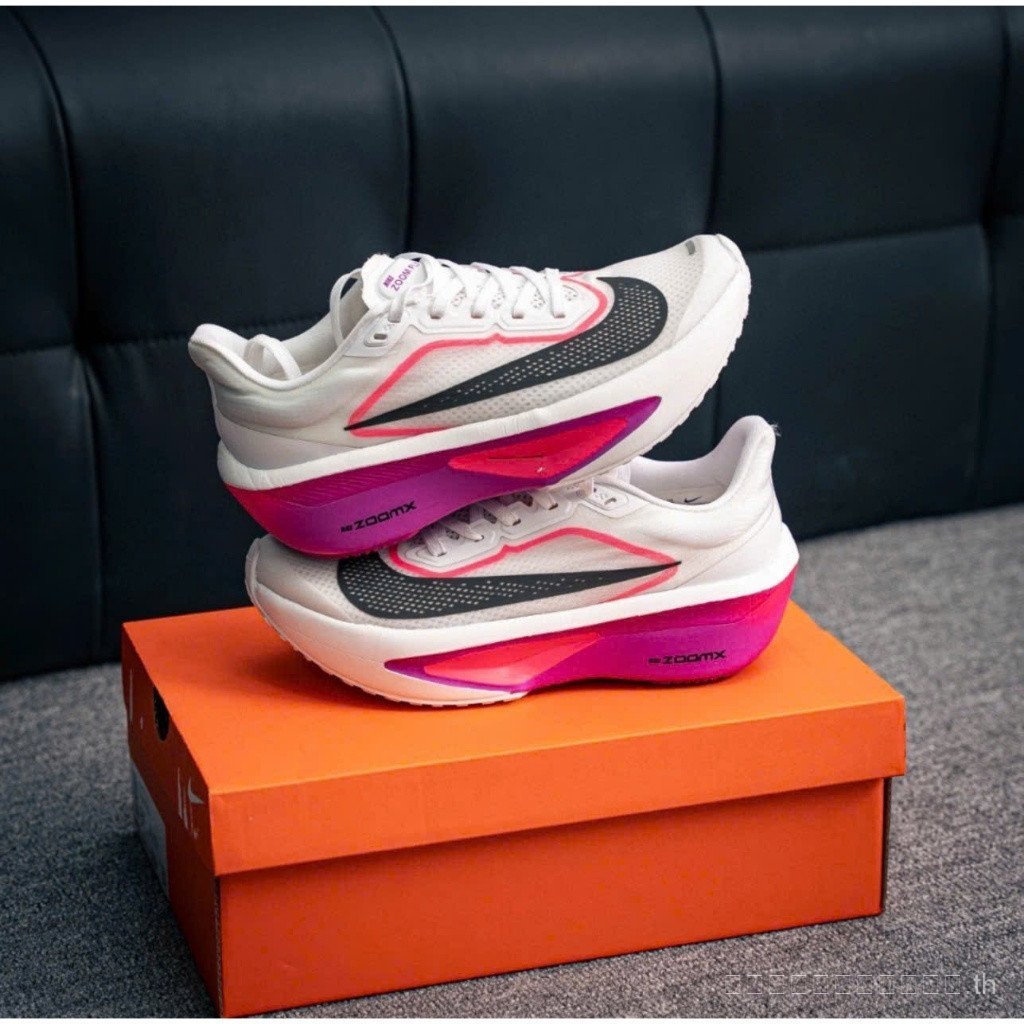 LNRR รองเท้า Larian Zoom Fly 6 Tulen