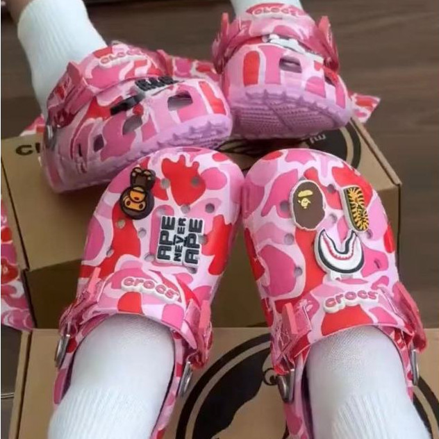 Spike Bape x Crocs Classic Clog - สีเขียวลายพราง