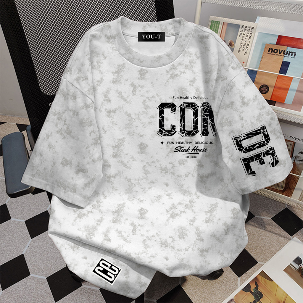 T42.SHOP🌸 สื้อยืด oversize เสื้อแฟชั่น เกาหลี โคตรนุ่ม ผ้าคอตตอน ลาย "CON DE" สินค้าใหม่ 2025