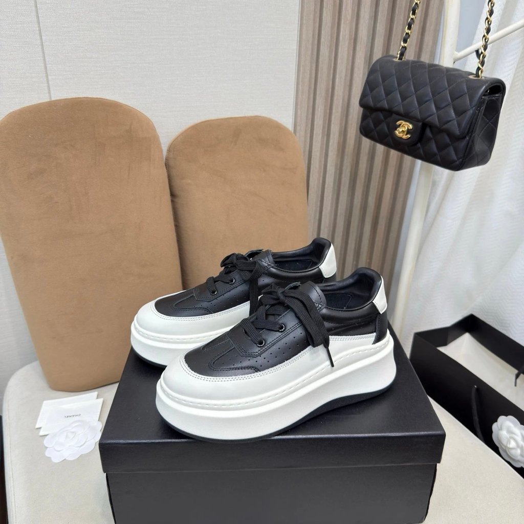 CHANEL รองเท้ากีฬาลำลอง พื้นมัน ขนาด 35-39
