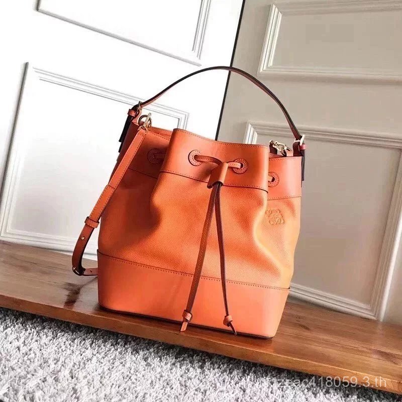 LOEWE กระเป๋าผู้หญิง สุดยอด