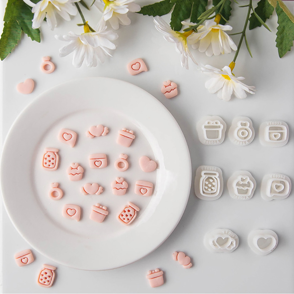 8ชิ้นมินิหัวใจโพลิเมอร์ตัดดินคุกกี้แม่พิมพ์วันวาเลนไทน์หวานชุดการ์ตูนรูปร่างเครื่องปั้นดินเผานุ่มแม่พิมพ์ดินต่างหูเครื่องประดับตัดเครื