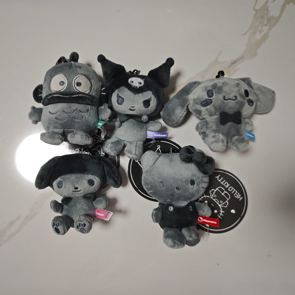 Sanrio Black Skin Series Hello Kitty Hangyodon Kuromi Plushine ตุ๊กตาการ์ตูนน่ารักพวงกุญแจกระเป๋าจี้ของขวัญเด็ก