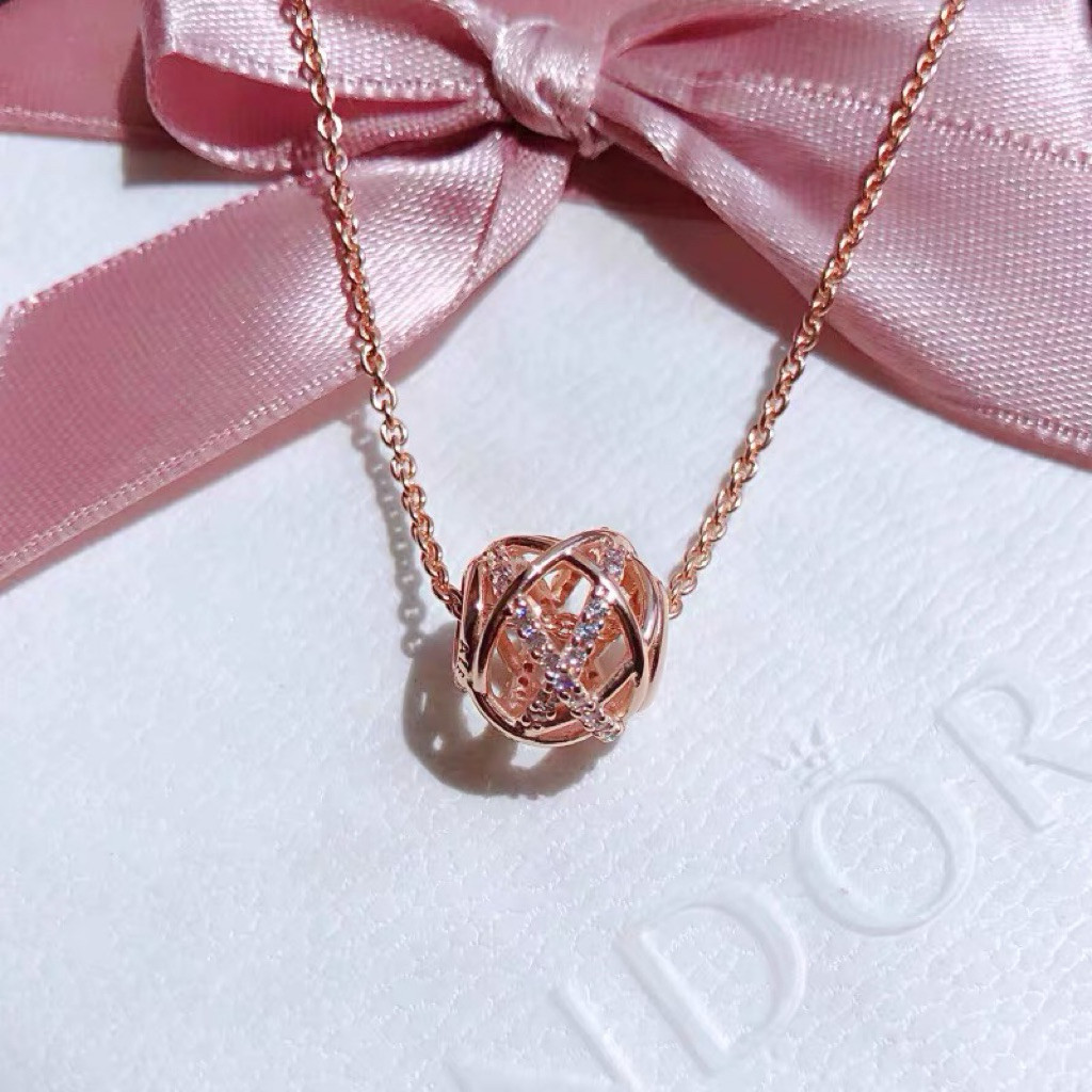 (ของแท้100%)❣️แถมกล่อง Pandora Celestial Sparkling Star Solitaire สร้อยคอ เพชรดาว