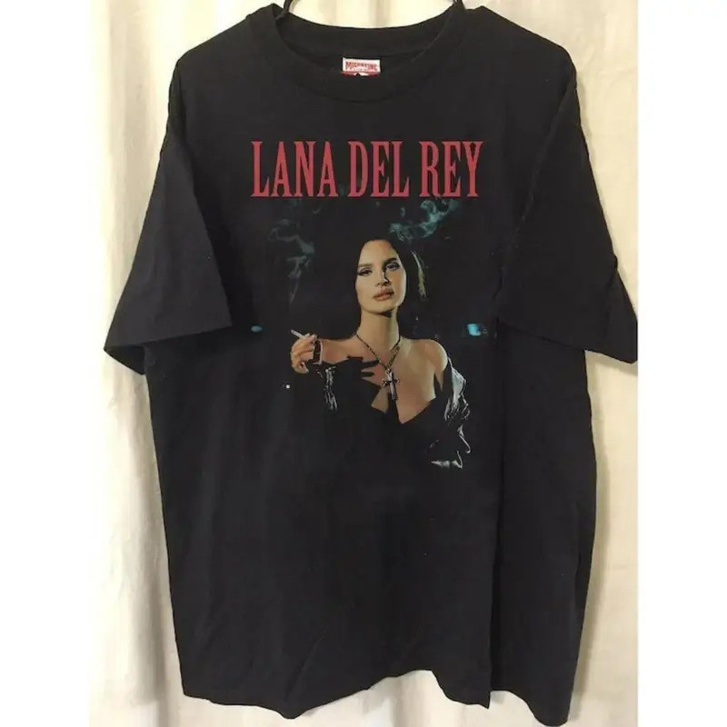 เสื้อยืดเรโทร Lana Del Rey, เสื้อยืดลายกราฟิก Lana Del Rey สำหรับผู้ชายและผู้หญิง รุ่น KH3490
