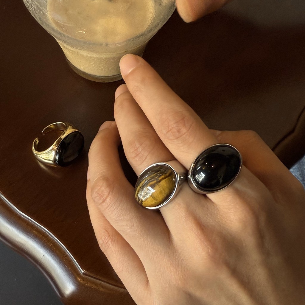 แหวนรูปไข่ Tiger Eye Obsidian สไตล์คลาสสิกและเรโทร ดีไซน์เอกลักษณ์เฉพาะตัว เหมาะสำหรับสวมใส่ในโอกาสต่างๆ
