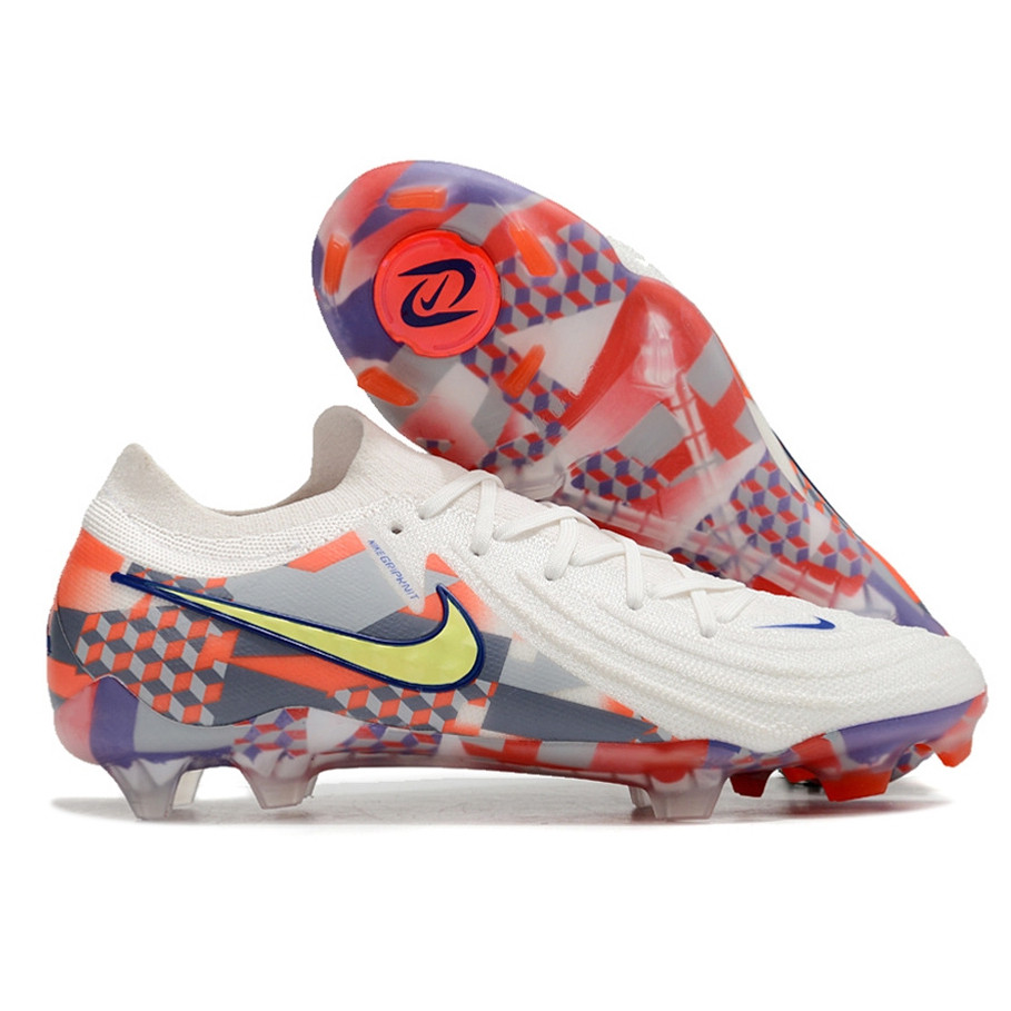 รองเท้าฟุตบอล Phantom Luna Elite Nu FG กันน้ำ และถักเต็ม