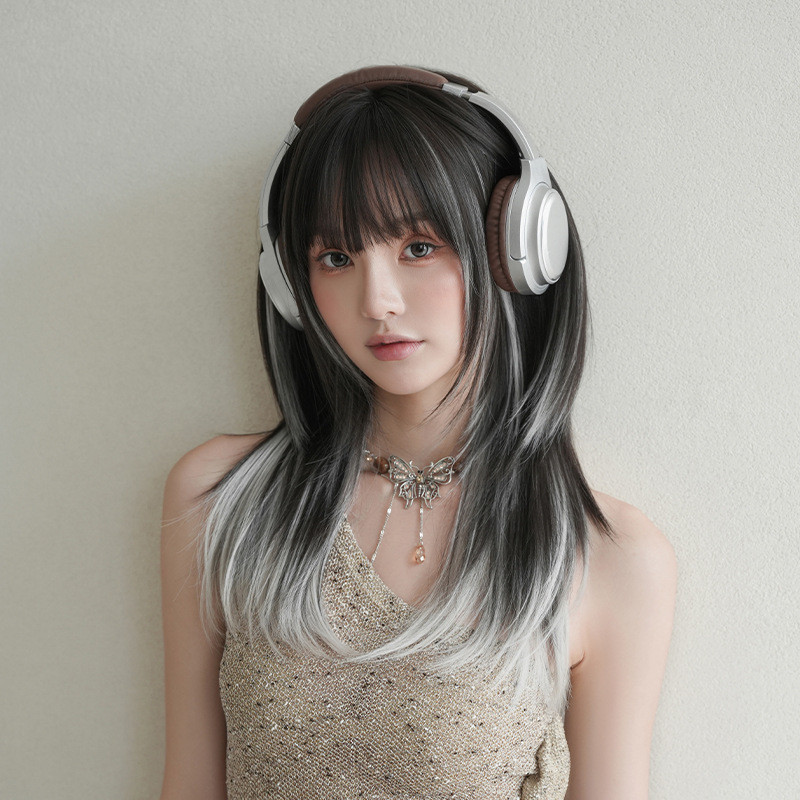 วิกผมทรงตรงยาว สไตล์ใหม่สำหรับฤดูใบไม้ร่วงและฤดูหนาว โทนสีเทา glacier กับไฮไลท์ layer ออกแบบสำหรับคนดังและสวมใส่ง่าย