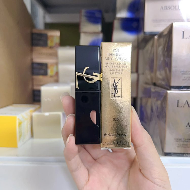 YSL Saint Laurent หลอดสีดํา 620#爱心唇釉 ลิปสติกแบบกระจก