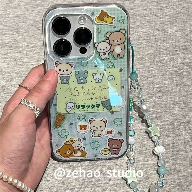 Four-leaf Clover RilakkumaเหมาะสําหรับSamsung S26ultraเคสโทรศัพท์S24 + S25feญี่ปุ่นเกาหลีS23 + s22 + ขนาดเล็กสดS21feการ์ตูนA55a15 หวานน่ารักa07a36a16 Big Hole a06a56a