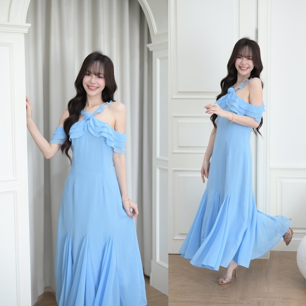 Fay Off-Shoulder Maxi Dress : Sky Blue สีฟ้า
