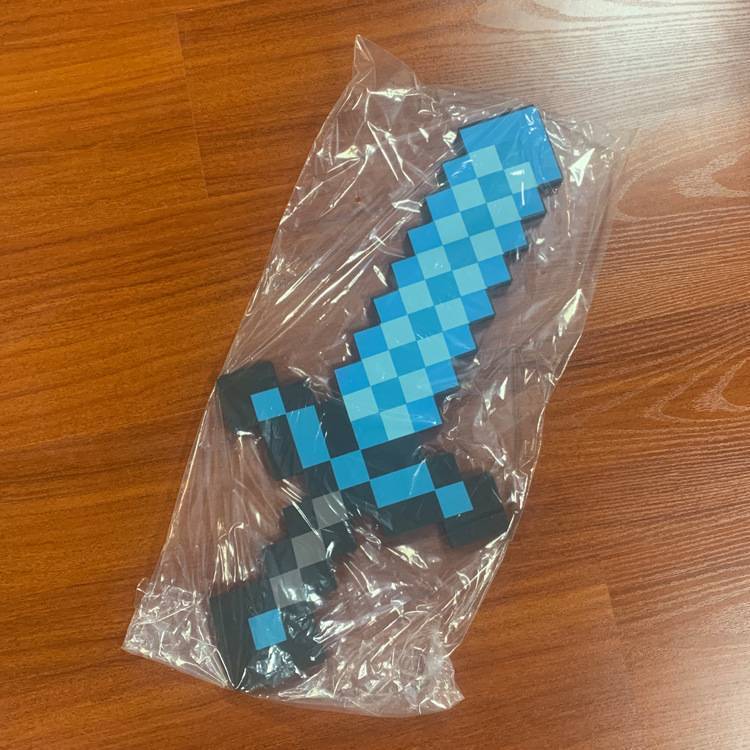2025 สินค้าใหม่ Minecraft 45cm * 22cm Foam Diamond Sword Square Sword Pick-Game Foam Sword20251222