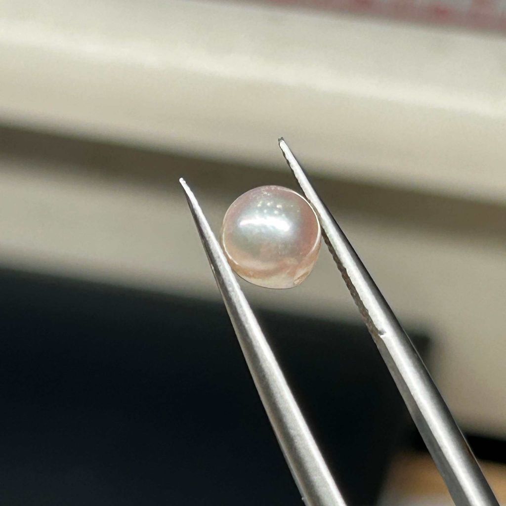 2000N- UNTREATED SALTY WATER AKOYA PEARLS WITH ONE HOLE DRILL (ตรวจสอบในภาพ) 2.0 กะรัต