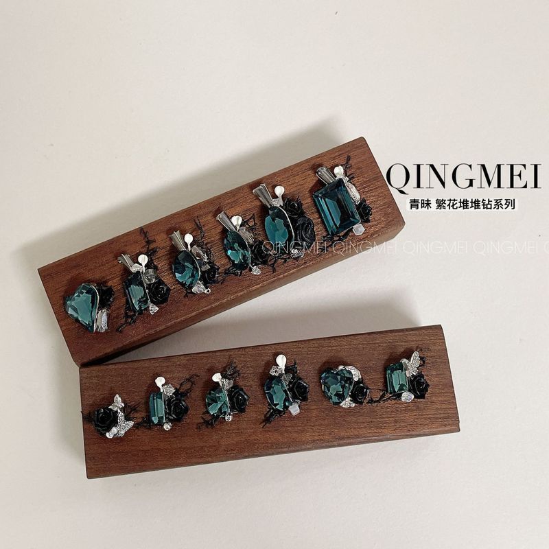 คริสตัล Dark Green Series ผลิตภัณฑ์สําเร็จรูป Handmade Rock Sugar Fat Square Compound Diamond Nails 