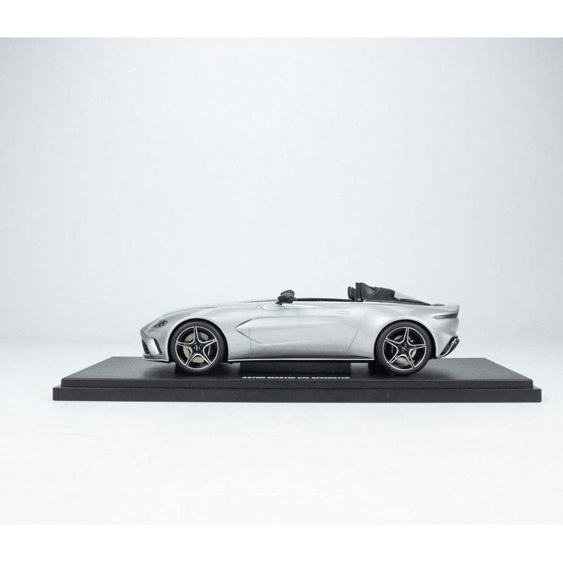 GT Spirit 1:18 ASTON MARTIN V12 SPEEDSTER 2021 SKYFALL SILVER GT430