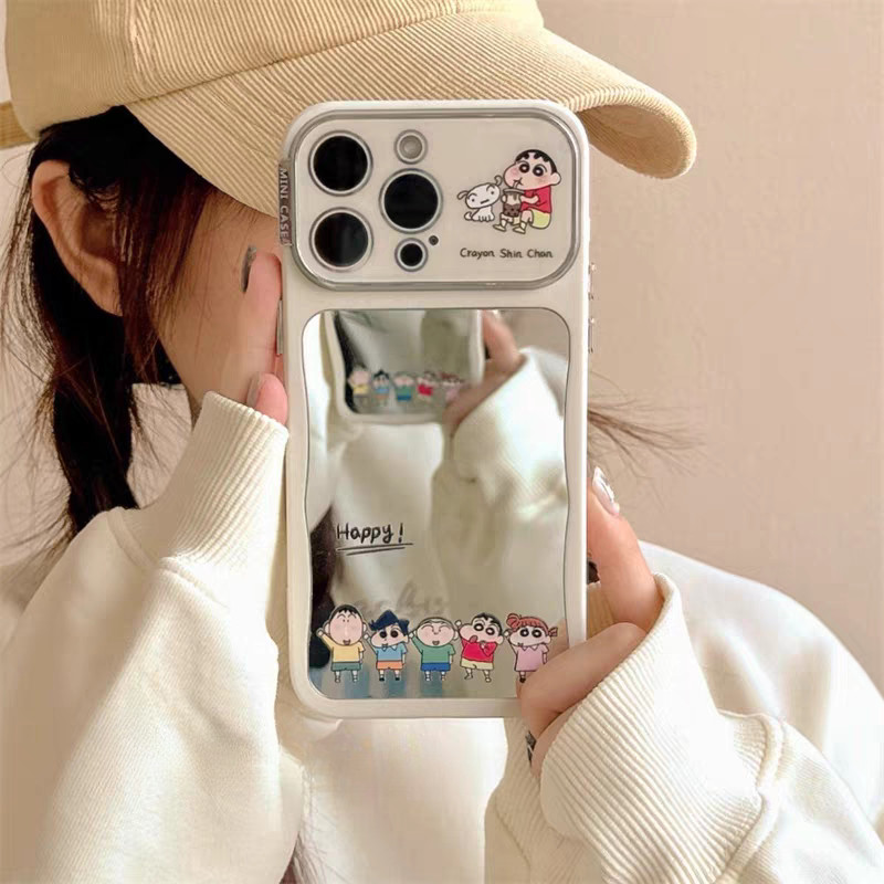 การ์ตูนญี่ปุ่นน่ารักกระจกชินจังเหมาะสําหรับ Apple 17 เคสโทรศัพท์ iPhone16ProMax สไตล์ใหม่ 15pro กันกระแทก 12 ผู้หญิง Niche 11 ซิลิโคน 14pro รวมทุกอย่างกรณี 13
