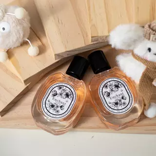 น้ำหอม Enchant ซื้อ 2 แถม 2 น้ำหอมผู้หญิง.กลิ่นหอมดอกไม้ กลิ่นหอมหวานแต่แอบเซ็กซี่ น้ำหอมผู้ชาย หอมหรูหรา 30ml