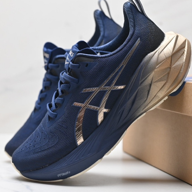 ASICS Nova VLAST 4 รองเท้าวิ่งออกแบบสำหรับทั้งกลางแจ้งและในร่ม มาพร้อมตาข่ายระบายอากาศ