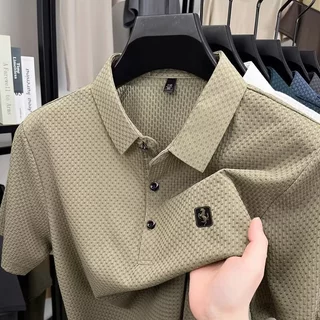 เสื้อโปโลผู้ชายแขนสั้นสไตล์ทันสมัย